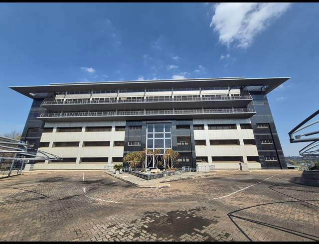 1,789M² OFFICE TO LET IN SANDTON CENTRAL